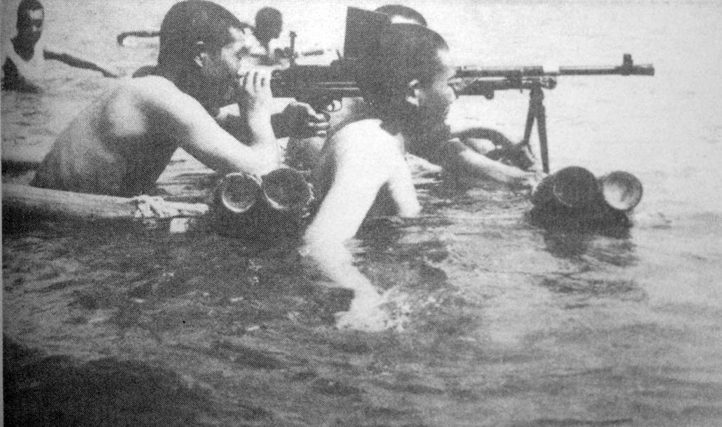 Nhưng lúc này, Quân đội Quốc Dân Đảng vẫn chiếm giữ hai đảo lớn nhất của Trung Quốc là Hải Nam và Đài Loan cùng một số đảo nhỏ là Kim Môn, Mã Tổ và Đại Trần.