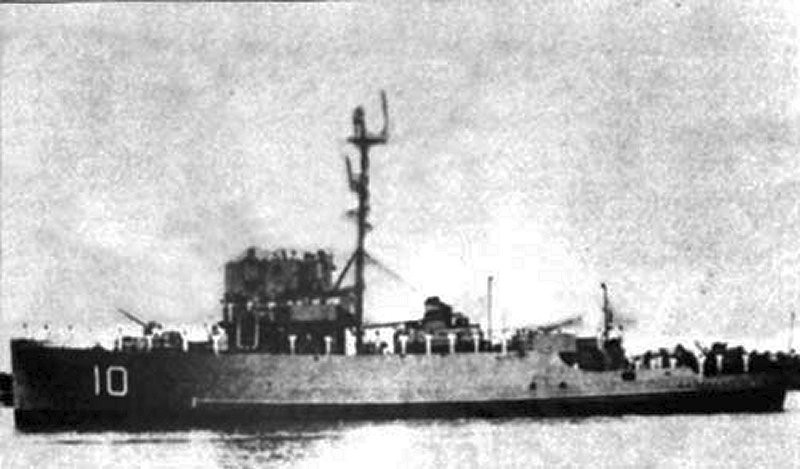 Vào ngày 14/11/1955, tàu khu trục KMT Tai-ping (trước đây là tàu USS Decker của Mỹ) có trọng tải 1.400 tấn, đã bị radar trên bờ phát hiện; bốn tàu phóng lôi của Hải quân PLA đã phục kích vào ban đêm và đã đánh trúng con tàu này. KMT Tai-ping đã chìm.