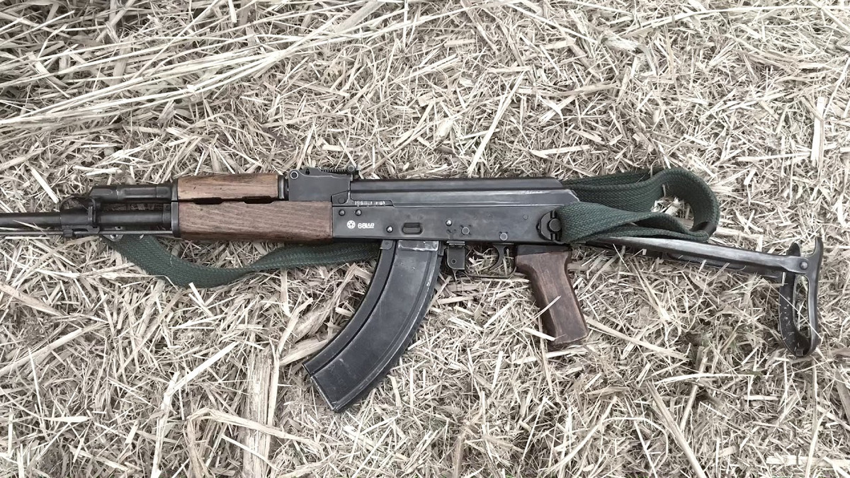 Một mẫu súng trường tiến công mới là khẩu Type 68, là bản sao của súng trường tấn công AKM của Liên Xô và được sản xuất bắt đầu từ năm 1968. Trên thực tế, Type 68 có một số cải tiến lớn so với Type 58, với báng súng gấp.