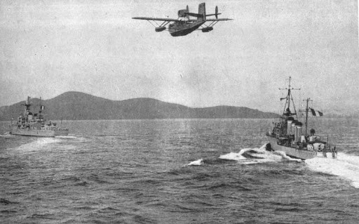 Ngày hôm sau một chiếc thủy phi cơ Loire 130 đã phát hiện được khu vực tàu ngầm Phénix chìm cách Vịnh Cam Ranh khoảng 15km về phía Đông Bắc ở bãi cát có độ sâu 92m. Sau đó các hoạt động trục vớt được tiến hành với sự tham gia của lực lượng hải quân Pháp và một số tàu của lực lượng hải quân Mỹ xuất phát từ Philippines.