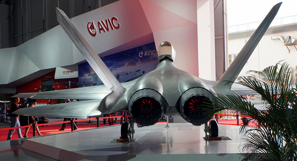 Trung Quốc cũng tìm cách phát triển ngành công nghiệp hàng không vũ trụ riêng, để có thể cạnh tranh ở cấp độ tương đương với 2 cường quốc đối thủ, thông qua việc nghiên cứu các thiết kế của nước ngoài khi họ có được chúng.