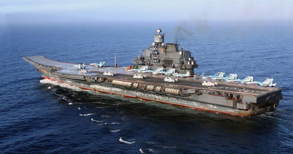 Tên gọi Đô đốc Hạm đội Liên Xô Kuznetsov được đặt tên theo Nikolai Gerasimovich Kuznetsov. Tàu được đặt hàng ngày 3/3/1981, do hãng đóng tàu Nikolayev South thực hiện. Tàu hạ thủy ngày 5/12/1985, nhập biên chế ngày 21/1/1991.