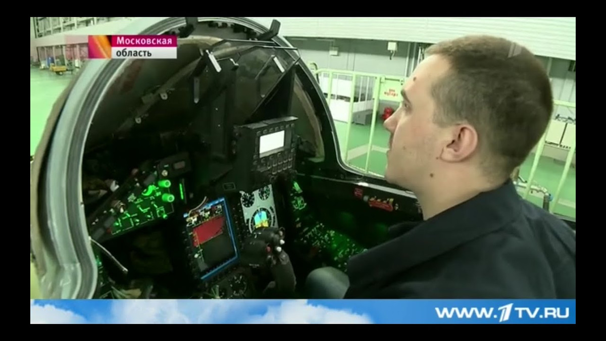 Máy bay MiG-35 cũng được sử dụng trí tuệ nhân tạo (AI), hệ thống điều khiển bay tiên tiến mà không hề có trên MiG-29, giúp phi công có thể có những thao tác bay, vượt quá khả năng và trình độ của phi công; đồng thời giảm bớt cường độ căng thẳng của phi công, trong những chuyến bay. 