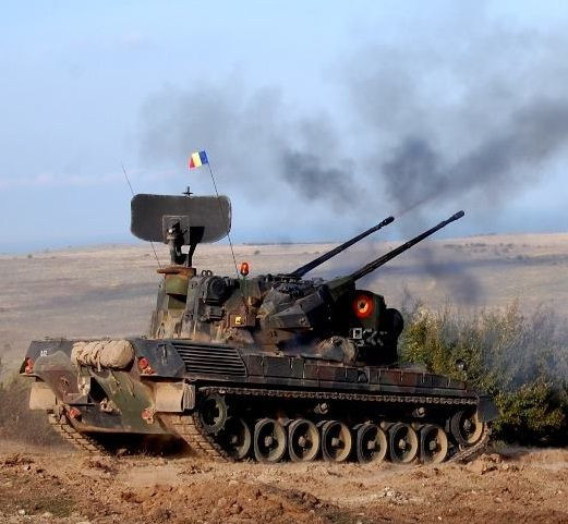 Những khẩu pháo phòng không Gepard sử dụng khung gầm xe tăng Leopard 1, cho khả năng cơ động cao trên các địa hình. Gepard được trang bị radar tầm ngắn và pháo 35mm hai nòng; đây cũng là một trong những hệ thống phòng không tầm ngắn duy nhất còn lại của NATO. Và điều này trở thành một vấn đề lớn.