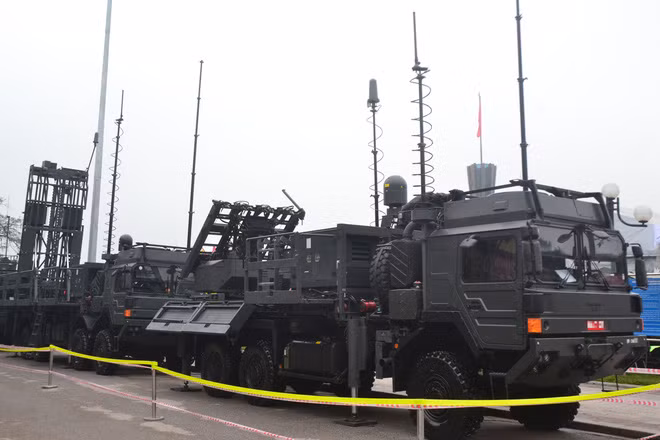 Theo giới thiệu của nhà sản xuất, SPYDER của Israel được coi là một trong những tổ hợp tên lửa phòng không tân thời khi sử dụng những loại tên lửa không đối không tiên tiến bậc nhất thế giới hiện nay.