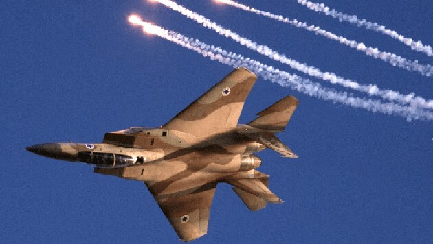 Sự có mặt của lực lượng Iran và du kích Hezbollah tại Syria, đã đe dọa trực tiếp an ninh của Israel; vì vậy máy bay chiến đấu của Israel, đã thực hiện hàng trăm cuộc tấn công vào các lực lượng trên, nhằm làm gián đoạn việc chuyển giao vũ khí cho Hezbollah và sự tích lũy của lực lượng Iran. 