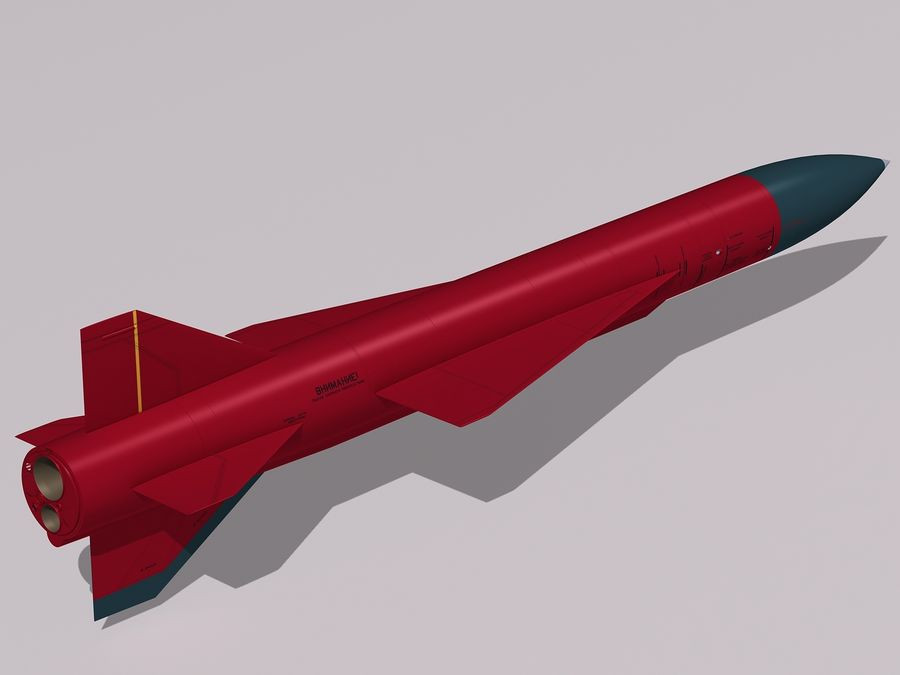 Kh-32 cũng được mang trên các giá treo giống như tên lửa Kh-22; tuy nhiên theo các nguồn tin công khai cho biết, tên lửa Kh-32 có đầu đạn chỉ 500 kg, kém trọng lượng đầu đạn của tên lửa Kh-22 đến 400 kg. Cùng với việc áp dụng công nghệ vật liệu và điện tử mới, nên Kh-32 “nhẹ hơn” Kh-22; do vậy Kh-32 có thể mang lượng nhiên liệu gấp nhiều lần Kh-22.