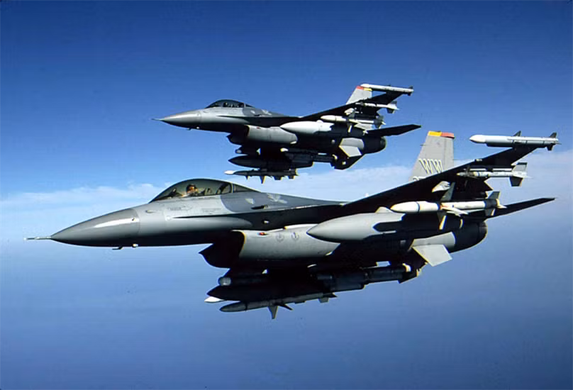 Việc triển khai các máy bay F-16 với các tên lửa AIM-120 bay sát Trung Quốc trong bối cảnh hiện tại, cho thấy mục đích chuyến bay của Mỹ từ căn cứ Không quân Yokota là nhằm phô trương lực lượng trong khu vực này, gửi thông điệp cứng rắn tới Bắc Kinh.