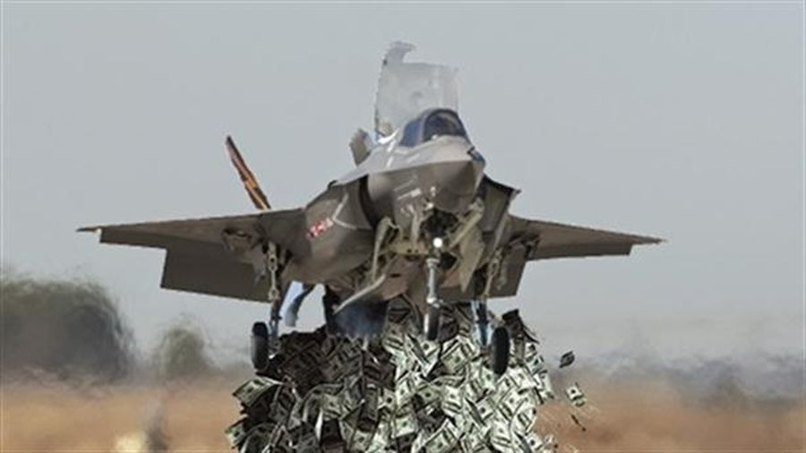 Mặc dù tuổi của F-16 ngày càng cao nhưng thực tế Không quân Mỹ vẫn phụ thuộc rất nhiều vào loại máy bay này, đặc biệt là do F-35 tiếp tục không phù hợp cho các cuộc chiến đấu tầm cao và lực lượng Không quân Trung Quốc cũng thể hiện thái độ không quá quan tâm đến việc triển khai máy bay của Mỹ.