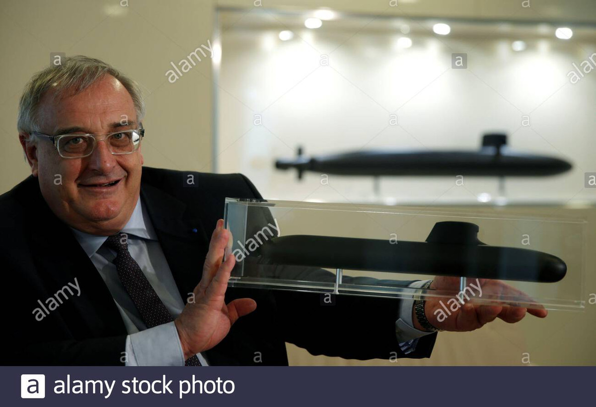 Còn Bộ trưởng Tài chính Australia Simon Birmingham cho biết, Australia đã thông báo trước cho Pháp về thỏa thuận này, nhưng thừa nhận rằng, các cuộc đàm phán với Mỹ và Anh là bí mật, vì “điều này vô cùng tế nhị”. Ông Dutton và Birmingham từ chối tiết lộ chi phí của thỏa thuận mới, mặc dù Dutton nói: “Đây sẽ không phải là một dự án rẻ tiền.”