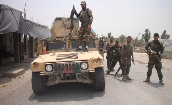 Vậy bài học nào có thể được rút ra từ những ví dụ này? Trước tiên, Mỹ nên thận trọng hơn trong việc quyết định những quốc gia nào nên trang bị vũ khí, và Mỹ nên tránh hỗ trợ các chế độ tham nhũng hoặc bất ổn.