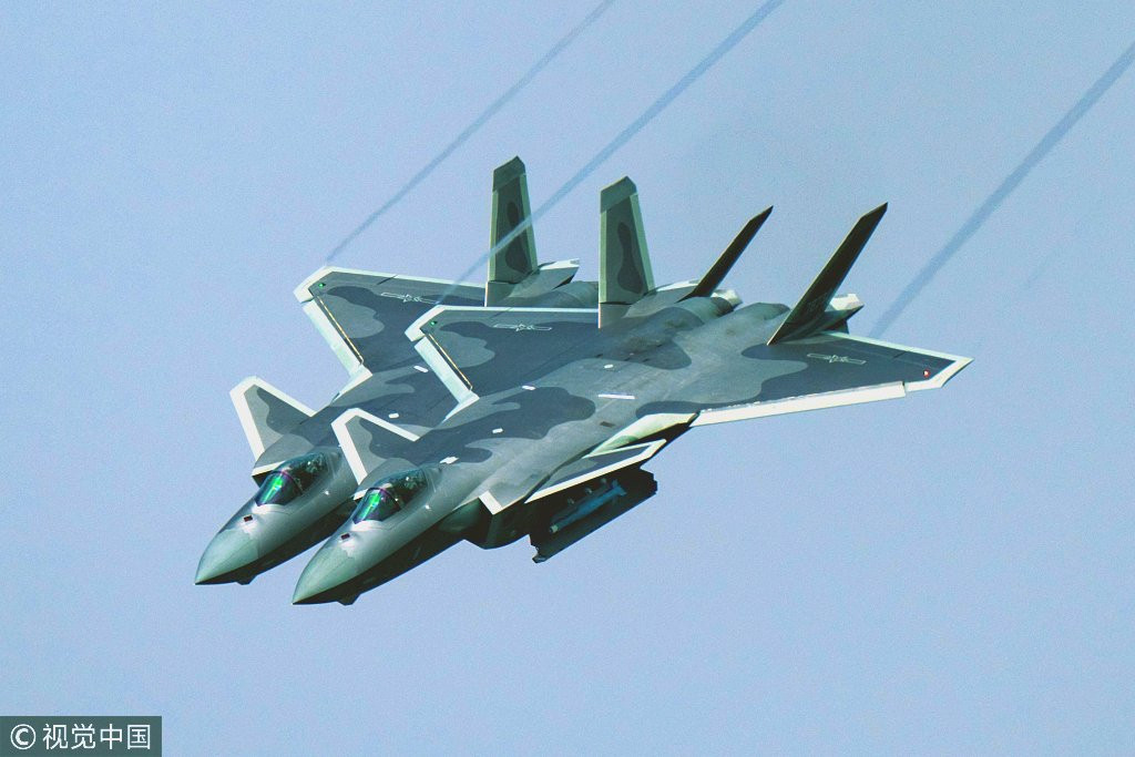 Hơn nữa, với việc tập trung vào công nghệ tàng hình, Trung Quốc đang sản xuất hai loại máy bay chiến đấu tàng hình J-20 được đưa vào trang bị vào năm 2019 và FC-31 đang trong giai đoạn phát triển. Tương tự như cách F-35A của Mỹ sẽ thay thế F-16, FC-31 có thể sẽ thay thế J-10 trong Không quân PLA. Nguồn ảnh: Pinterest.