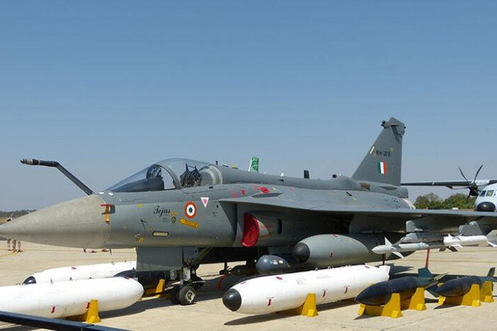 Không quân Ấn Độ cũng đã bày tỏ sẵn sàng mua phiên bản Tejas Mark-II, nhưng chỉ khi nó là một chiếc máy bay hoàn toàn mới, với hệ thống điện tử hàng không, radar, vũ khí tốt hơn nhiều và các đặc tính hiệu suất chung đưa nó vào loại tiêm kích thế hệ 4+. Tuy nhiên điều này phụ thuộc hoàn toàn vào Tổ chức Nghiên cứu và Phát triển Quốc phòng (DRDO) và nhà sản xuất HAL.