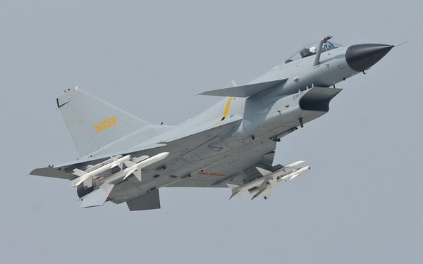 Tuy nhiên, cả hai nước đều đang nâng cấp J-10 và F-2. Trung Quốc đã bắt đầu sản xuất J-10C, sử dụng động cơ cải tiến AL-31FN, với lực đẩy và tầm hoạt động được cải thiện. Những cải tiến khác bao gồm radar mảng pha AESA và tìm kiếm và theo dõi tia hồng ngoại (IRST), dùng cho các cuộc giao tranh không đối không tầm ngắn. 