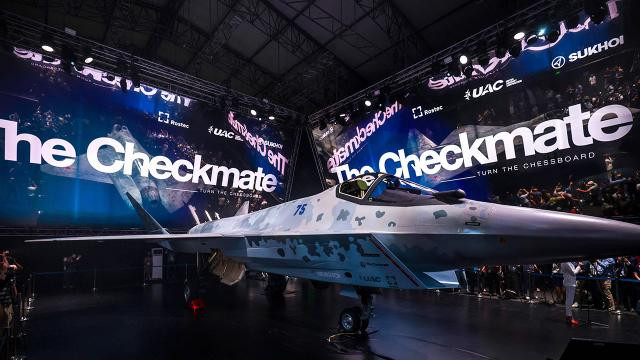 Hiện tại chương trình Su-75 của Nga vẫn đang trong giai đoạn đầu, chưa chế tạo được nguyên mẫu bay thử; thậm chí có một tương lai không chắc chắn và có thể chưa có máy bay để bán, trước khi Belarus cho loại biên số tiêm kích MiG-29 của họ.