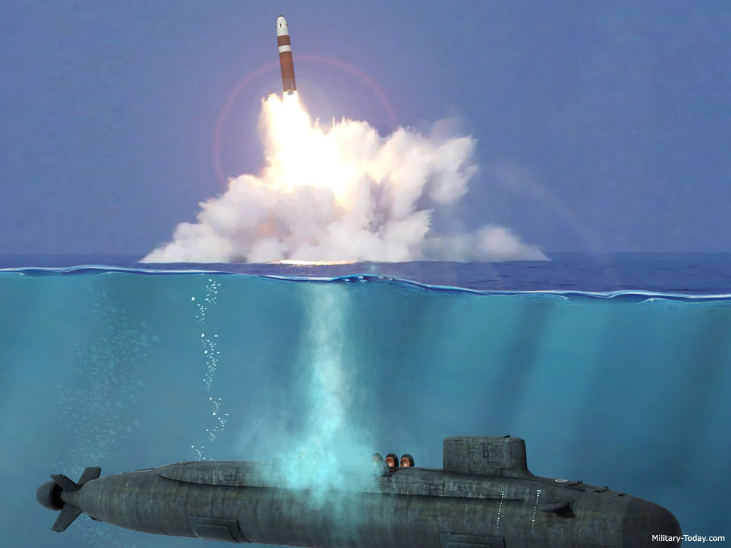 Cuối cùng là tàu ngầm tên lửa đạn đạo, đây là lựa chọn khả dĩ nhất. Các tàu ngầm mang tên lửa đạn đạo là phương án hiệu quả nhất. Tàu ngầm của Nhật Bản có thể đi về phía đông đến Thái Bình Dương để được an toàn. Bất kỳ tàu chiến chống tàu ngầm và máy bay nào do Nga hoặc Trung Quốc cử đến để săn lùng nó sẽ phải vượt qua chính Nhật Bản.