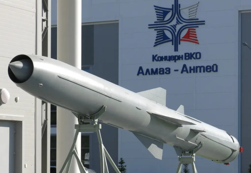 Cổng thông tin Naval News cho biết: Việc phát triển tên lửa chống hạm của Hàn Quốc đã được hoàn thành vào cuối năm 2020 và tên lửa này trông giống với tên lửa chống hạm siêu thanh P-800 “Onyx” của Nga, có tên xuất khẩu là “Yakhont”. 