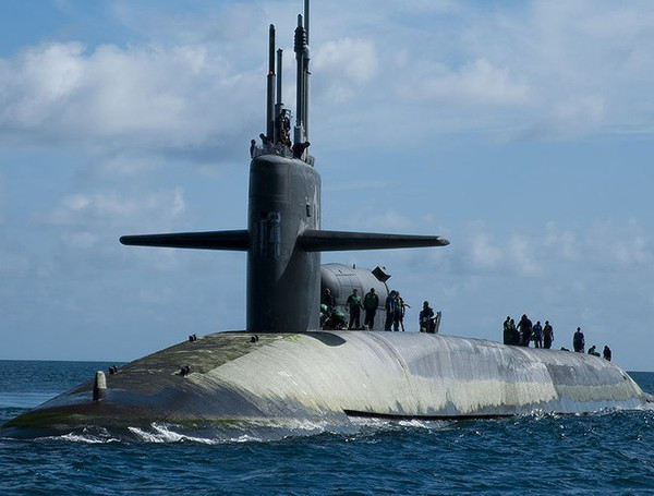 Loại tàu ngầm này được trang bị các ngư lôi, tên lửa Tomahawk và hệ thống tên lửa hạt nhân. Tàu ngầm lớp Ohio được coi là loại vũ khí then chốt, trong lực lượng quốc phòng Mỹ. Ohio có tầm hoạt động toàn cầu và các lực lượng trên mặt đất vẫn chưa thể tấn công được loại tàu ngầm này.