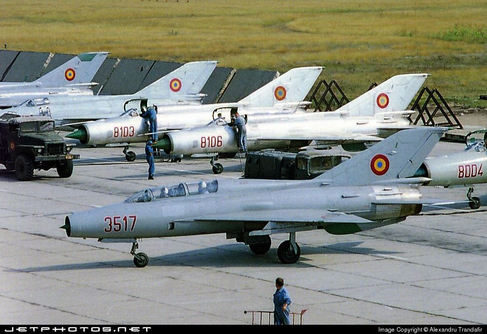 Mặc dù hai phi đội chiến đấu cơ hạng trung Rafale của Pháp, đã được đưa vào biên chế, cộng với 21 chiếc MiG-29M và 12 chiếc Su-30MKI nữa mới được mua từ Nga, nhưng IAF vẫn cần những “ông già” MiG-21, để tạo ưu thế về số lượng, so với các địch thủ Pakistan và Trung Quốc.