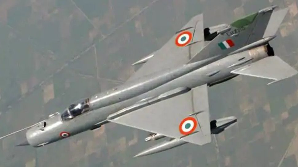 Điều ngạc nhiên đó là, khái niệm chiến đấu cơ MiG-21 là “quan tài bay” là hoàn toàn áp đặt và không đúng. Những phân tích thống kê kỹ lưỡng về lịch sử của IAF, hóa ra MiG-21 là chiến đấu cơ an toàn nhất, trong lịch sử của họ.