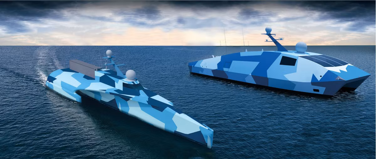 Về vũ khí hải quân, thay vì sử dụng tên lửa và hải pháo quen thuộc, người ta mong đợi sẽ thấy những vũ khí mang tính cách mạng của thế kỷ 21, như pháo điện từ và hệ thống phòng thủ tên lửa bằng laser.