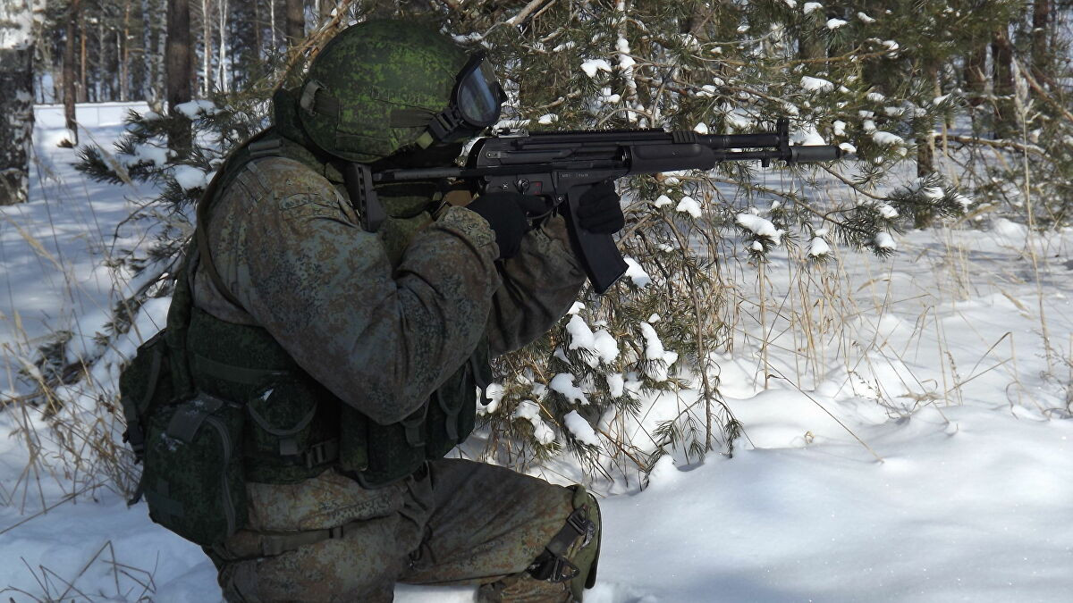 Ngoài ra, AK-74 được đánh giá phù hợp với mọi xạ thủ, từ tân binh cho tới lính chuyên nghiệp. Nếu đưa súng trường tấn công SA-006 vào phát triển, nhiều thứ sẽ cần hiện đại hóa hoặc thay đổi và tốn kém rất nhiều kinh phí.