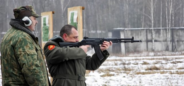 Trong các cuộc thử nghiệm, AK-74 và SA-006 đều chứng tỏ độ chính xác cao hơn nhiều AK-47 khi bắn liên thanh, nhờ sử dụng cỡ đạn 5,45x39 mm; ngoài ra trọng lượng của hai mẫu súng này nhẹ hơn và dễ cơ động hơn.