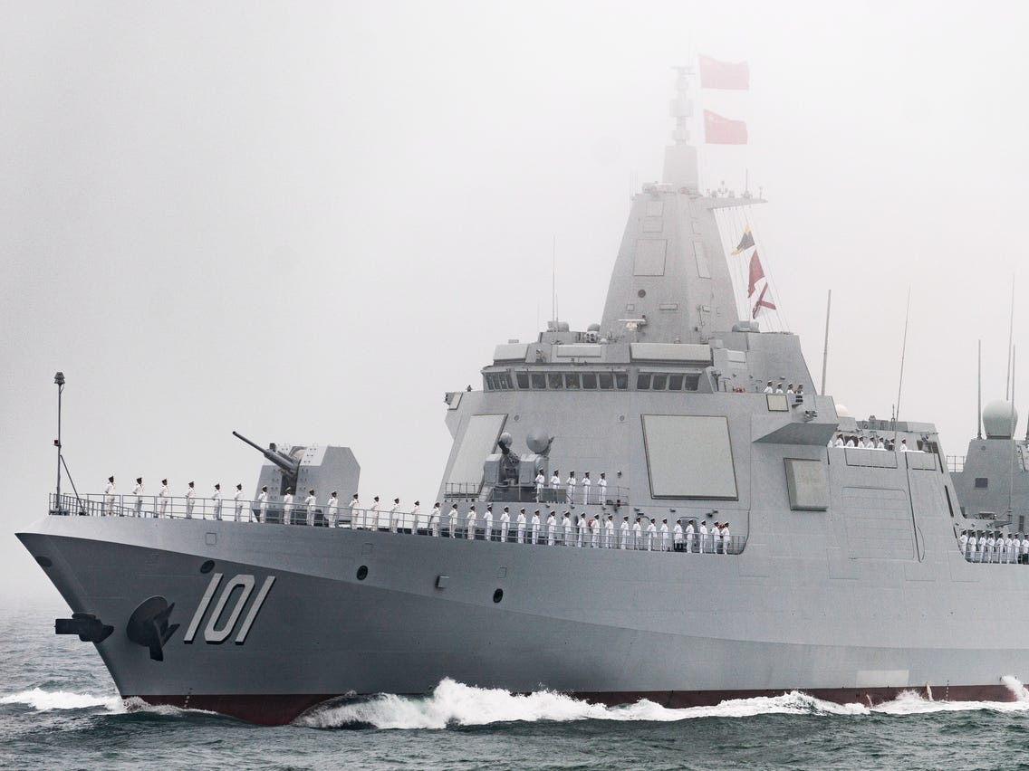 Hải quân Trung Quốc đã triển khai hai tàu khu trục hiện đại nhất của họ, đó là tàu khu trục Type 055 Nam Xương và tàu khu trục Type 052D Quý Dương để hoạt động trong vùng đặc quyền kinh tế của Mỹ, gần lãnh hải của nước này.