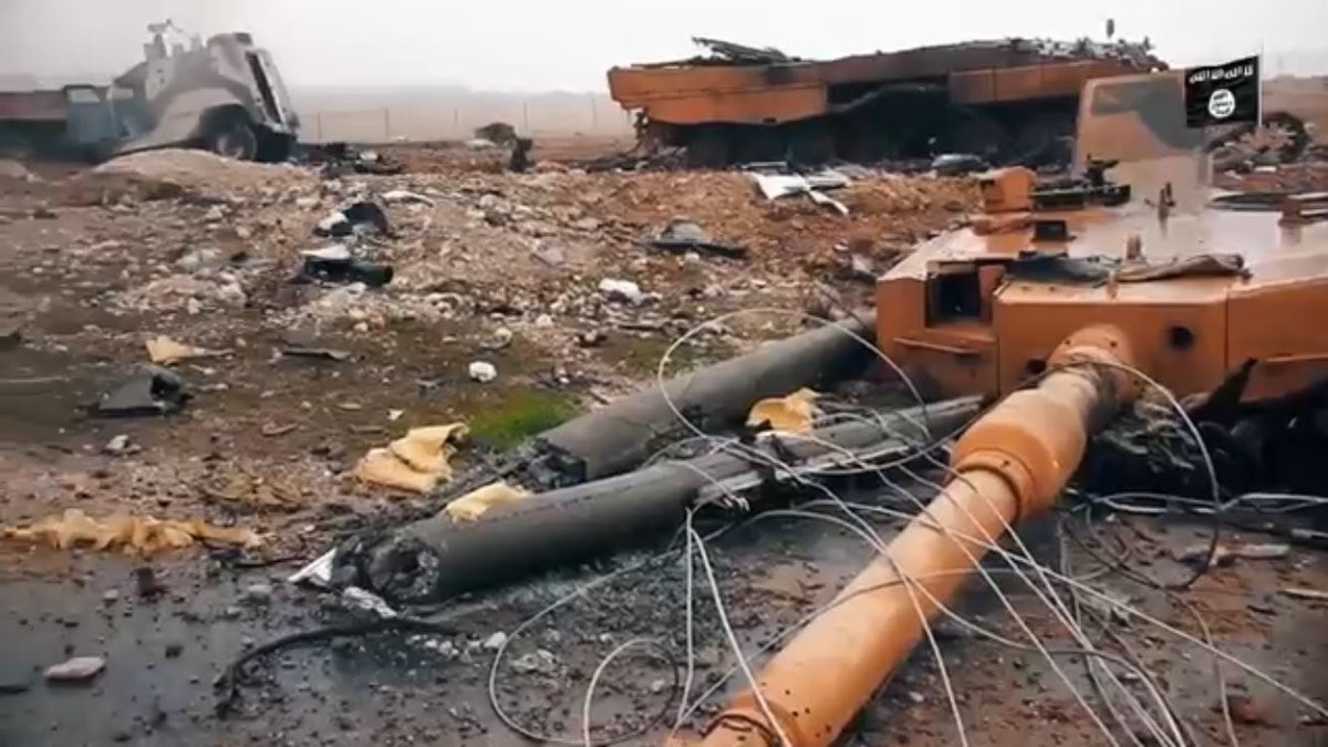 Tổng cộng, Quân đội Thổ bị thiệt hại khoảng 11 xe tăng, ba xe chiến đấu bộ binh và một xe bọc thép trong trận chiến tại al-Bab. Lực lượng IS sau đó đã tung video phát trực tiếp về việc họ phá hủy 10 xe tăng Leopard bị; 5 trong số đó bị tiêu diệt bởi tên lửa chống tăng, 2 chiếc khác do mìn hoặc IED, một chiếc do tên lửa hoặc đạn cối, và 2 chiếc chưa rõ nguyên nhân.