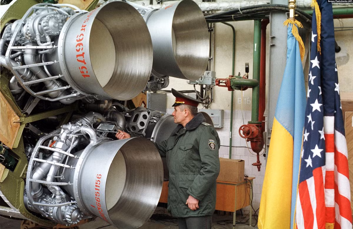 Đại sứ Melnyk nhấn mạnh rằng khối phương Tây cần cung cấp hỗ trợ cả về mặt tinh thần cùng các hệ thống vũ khí hiện đại, cũng như các hình thức hỗ trợ quân sự khác, để giúp Ukraine có thể chống lại Nga.