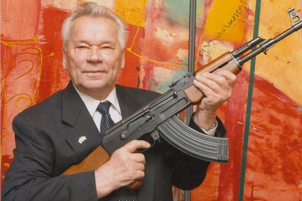 Súng tiểu liên AK-47 đã đáp ứng hoàn toàn các yêu cầu của lãnh đạo Quân đội Liên Xô đó là, súng có tốc độ bắn cao như súng tiểu liên, nhưng có tầm bắn và sức công phá lớn hơn những khẩu tiểu liên. Súng hoạt động tin cậy, ít hỏng hóc và đặc biệt là dễ chế tạo, có thể sản xuất hàng loạt trong điều kiện chiến tranh.