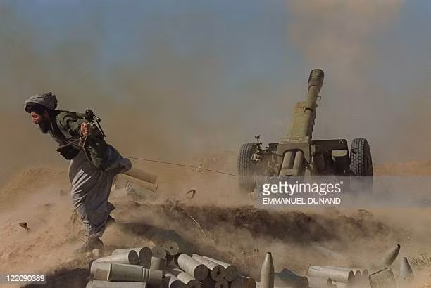 Vì vậy, kho vũ khí nguyên bản của Taliban không có xe tăng, thiết giáp, cũng không có loại pháo cỡ nòng lớn nào như D-30. Có lẽ chỉ có một số loại súng cối dễ tháo lắp và di chuyển, đã được Taliban giữ lại.