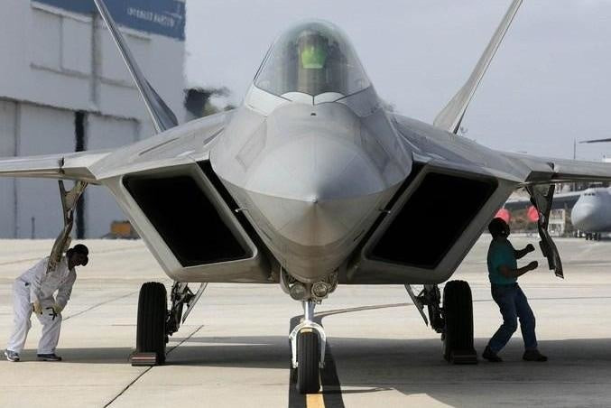 F-22 sẽ được trâng bị thiết bị liên lạc tương thích đa chức năng MIDS-J, giúp của máy bay chiến đấu có thể hoạt động hiệu quả, trong cùng một mạng lưới với các máy bay, tàu và lực lượng mặt đất khác. F-22 sẽ được cập nhật radar mới, một máy tính hiện đại, vũ khí mới và các phương tiện khác.