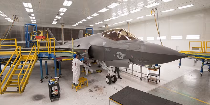 Trong những năm qua, tất cả các máy bay chiến đấu F-22 Raptor đều đã trải qua quá trình sửa chữa và nâng cấp. Chiếc máy bay cuối cùng đã hoàn thành vào cuối năm ngoái. Theo kết quả sửa chữa, tuổi thọ bay của mỗi máy bay được đưa về thiết kế là 8 nghìn giờ. Điều này cho phép F-22 có thể phục vụ thêm 40 năm nữa.