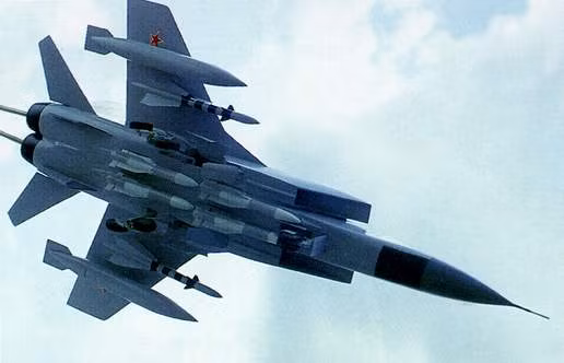 Nhưng việc Trung Quốc lựa chọn Su-27 rẻ hơn cho hợp đồng sản xuất theo giấy phép quy mô lớn, có nghĩa là MiG-31M không thể tự hỗ trợ bằng việc xuất khẩu như Su-27. Do thiếu kinh phí, chương trình bị hủy bỏ; khi đó chỉ có một nguyên mẫu và 6 chiếc MiG-31M đã được sản xuất.