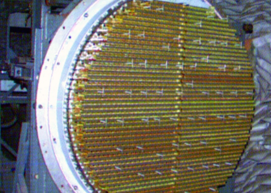 Mặc dù Liên Xô không mạnh về công nghệ điện tử, nhưng máy bay chiến đấu MiG-31 mới là máy bay chiến đấu đầu tiên được trang bị radar mảng pha điện tử Zaslon, có hiệu suất vô song vào thời điểm đó. Ưu thế này giữ vững trong 20 năm, cho đến tận năm 2002, khi F-2 (phiên bản cải tiến của F-16) của Nhật Bản được trang bị radar mảng pha, ưu thế này mới bị phá vỡ.