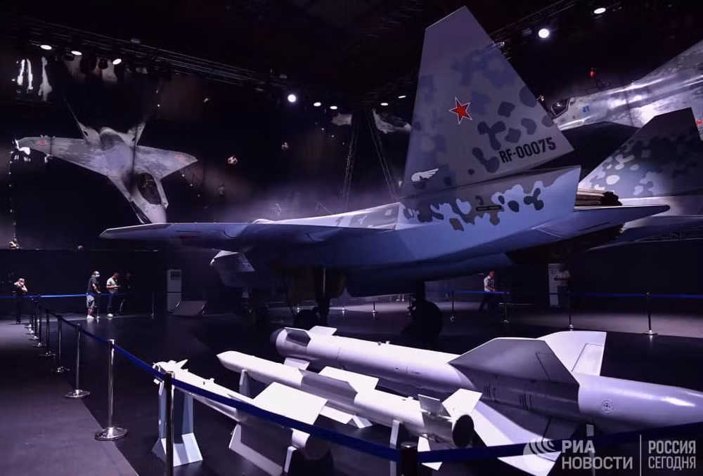 Với tốc độ đến Mach 6, R-37M là một trong số rất ít tên lửa có tốc độ siêu thanh; với tốc độ này, sẽ làm giảm thời gian phản ứng của máy bay đối phương đang bị tên lửa ngắm bắn.