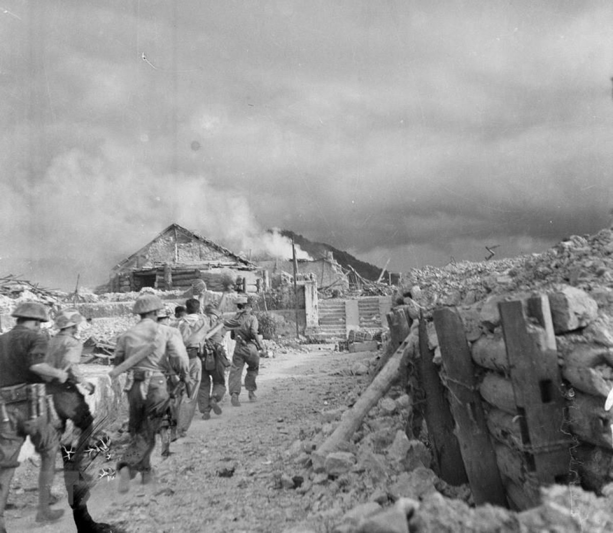 Chỉ trong vòng 1 tháng, chiến dịch kết thúc với thắng lợi rực rỡ của Quân đội nhân dân Việt Nam, trong đó có phần không nhỏ của Đặng Văn Việt và Trung đoàn 174 do ông chỉ huy.