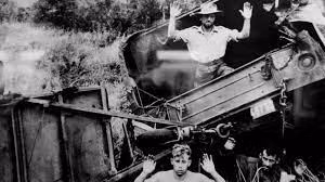 Do những chiến tích lẫy lừng trên đường số 4, đặc biệt với các trận phục kích trên đèo Bông Lau từ năm 1947 đến 1949, tiêu diệt hơn 100 xe giới quân sự Pháp, nhân dân vùng Cao-Bắc-Lạng xưng tụng ông là "Đệ tứ lộ Đại vương", còn các binh sĩ Pháp gọi ông với nhiều biệt danh khác nhau như "Hùm xám đường số 4" (le Tigre gris de la RC4), "tiểu tướng Napoléon"...