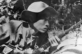 Thời gian nổ súng dự kiến lúc 23 giờ 30 phút ngày 25/1/1960 (tức đêm 27 rạng ngày 28 Tết Nguyên đán Canh Tý). Nhưng phải lui lại 1 giờ, do trước đó phần lớn quân địch vừa dự liên hoan từ sân vận động Tây Ninh về căn cứ, đồng thời một bộ phận khác trong căn cứ được lệnh tập hợp tham gia càn quét ở Khe Đôn. 