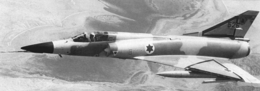 Khi phát hiện chiếc MiG-25 trên radar, các máy bay đánh chặn hạng nhẹ Mirage của IAF, đã không thể bám được chiếc MiG-25, do bay quá nhanh; những chiếc Mirage phóng tên lửa Hawk, nhưng không thể trúng mục tiêu.