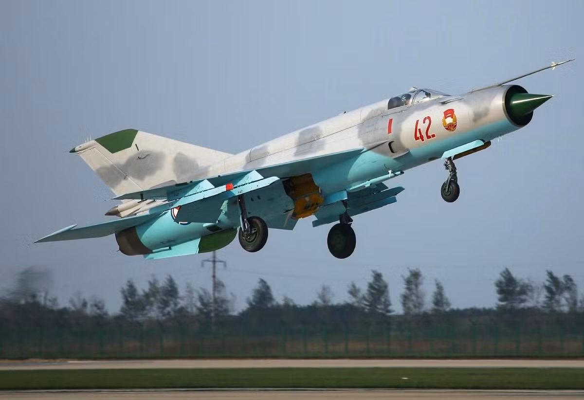 MiG-29, MiG-23 và MiG-21BiS trở thành xương sống của phi đội chiến đấu Không quân Triều Tiên cho đến ngày nay. Hiện nay, những chiếc MiG-29 và có thể là các máy bay chiến đấu khác đã được Triều Tiên cải tiến với việc tích hợp tên lửa không đối không R-27ER mang lại một sức mạnh đáng nể với tầm bắn 130 km.