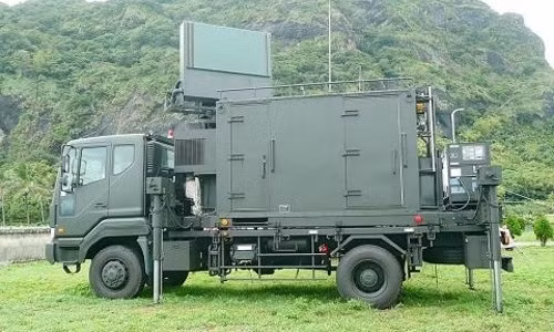Để đối phó với loại tiêm kích tàng hình J-20 của Trung Quốc, Đài Loan đã triển khai loại radar thụ động, chuyên bắt mục tiêu tàng hình. Theo Viện Khoa học và Công nghệ Quốc gia Trung Sơn, Đài Loan, các tổ hợp radar này, sẽ tận dụng khả năng phát hiện mục tiêu tàng hình, giúp Đài Loan nâng cao năng lực cảnh báo sớm của hệ thống phòng thủ.