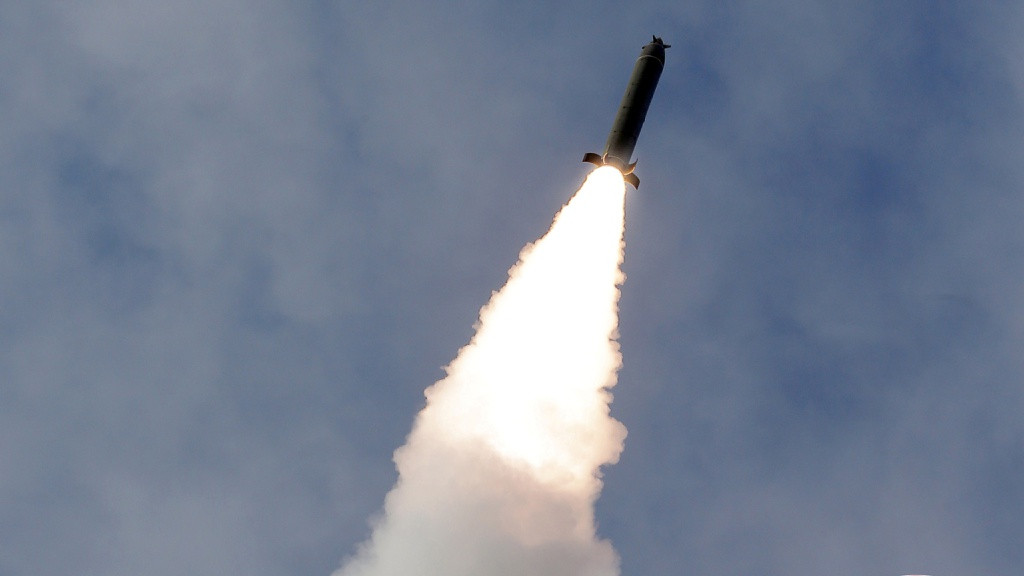 KCNA cho biết: Kết quả bắn thử nghiệm cho thấy, động cơ tuabin mới được chế tạo dùng cho tên lửa hành trình thử nghiệm lần này cũng như hiệu suất điều khiển bay của tên lửa, độ chính xác đánh trúng đều đạt yêu cầu thiết kế.