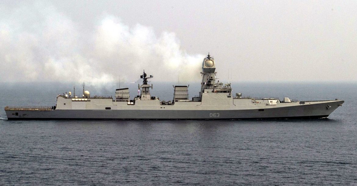 Khinh hạm lớp Saar 6 sử dụng hệ thống đẩy hỗn hợp, gồm hai động cơ diesel MTU 20V 1163 TB 93 với công suất 9.920 mã lực, cho tàu tốc độ cao nhất đạt 35 hải lý/giờ, tầm hoạt động liên tục hơn 4.000 km, có thể hoạt động ở vùng biển xa hơn.