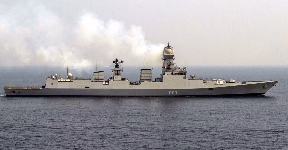 Khinh hạm lớp Saar 6 sử dụng hệ thống đẩy hỗn hợp, gồm hai động cơ diesel MTU 20V 1163 TB 93 với công suất 9.920 mã lực, cho tàu tốc độ cao nhất đạt 35 hải lý/giờ, tầm hoạt động liên tục hơn 4.000 km, có thể hoạt động ở vùng biển xa hơn.