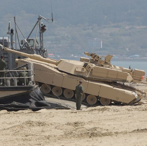 Quyết định của Berger loại bỏ khoảng 400 xe tăng hạng nặng M-1 Abrams khỏi TQLC đã chứng minh những thay đổi này. Lực lượng TQLC Mỹ hiện đang cắt giảm xe bọc thép, bộ binh và trực thăng tấn công, nhằm tiết kiệm kinh phí và nhân lực cho việc thành lập một lực lượng chiến đấu hải quân mới với các phương tiện UAV, phòng không, tên lửa chống hạm và các loại vũ khí khác. 