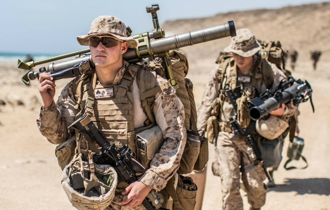 TQLC Mỹ xây dựng khái niệm “Căn cứ tiến công tầm xa (EABO)” mới. Theo khái niệm của EABO, quân đội Mỹ sẽ xâm nhập vào các đảo ở Tây Thái Bình Dương và thiết lập các tiền đồn nhỏ. Các tiền đồn này có thể cho UAV cất cánh, để giám sát các vùng biển xung quanh, tiếp nhiên liệu cho máy bay chiến đấu tàng hình F-35 và phóng tên lửa vào các tàu chiến Trung Quốc gần đó.