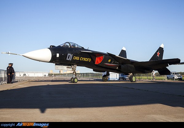 Vẫn chưa chắc chắn nếu Liên Xô không sụp đổ, thiết kế có được đưa vào sản xuất từ những năm 2000 hay không, nhưng với những ý tưởng thiết kế độc đáo của máy bay Su-47, sẽ đem đến cho các đối thủ của Nga nhiều điều bất ngờ. Nguồn ảnh: Pinterest.