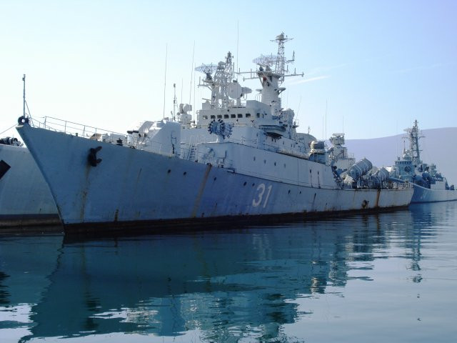 Các hộ vệ hạm Gepard của Nga được thiết kế để kế thừa các tàu chiến lớp Koni trước đó và các tàu hộ tống lớp Grisha và lớp Parchim. Các khinh hạm hạng nhẹ Đề án 11661 Gepard được nhà máy đóng tàu Zelenodolsk.